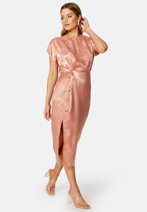 Läs mer om Bubbleroom Occasion Renate Twist front Dress Rose copper XL
