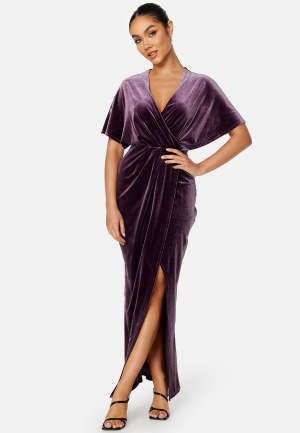 Läs mer om Bubbleroom Occasion Selena Velvet Maxi Dress Dusty lilac 44