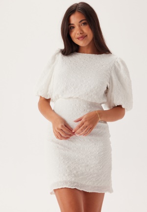 Läs mer om Bubbleroom Occasion Structured Bow Short Dress White S