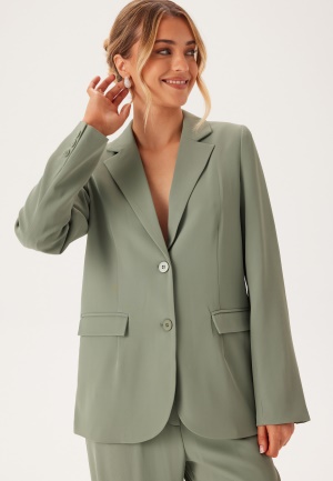 Läs mer om BUBBLEROOM Oversized L/S blazer Dusty green 40