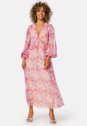 Läs mer om BUBBLEROOM Summer Luxe Frill Midi Dress Pink / Multi L