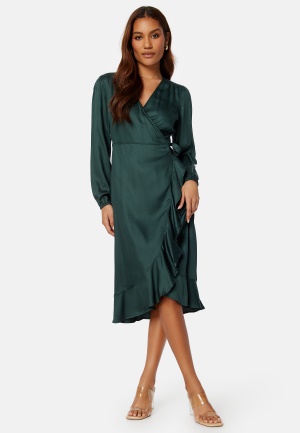 Läs mer om BUBBLEROOM Tessa Modal Dress Dark green 40