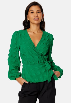 Läs mer om BUBBLEROOM Triniti wrap blouse Jade-green 34