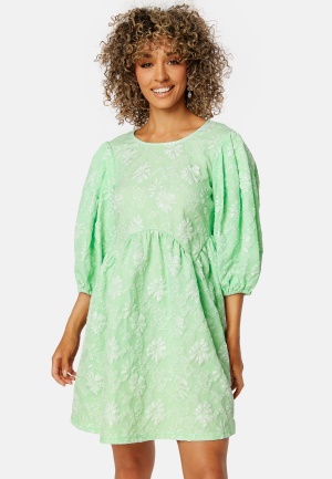 Läs mer om BUBBLEROOM Summer Luxe Puff Mini Dress Green 38