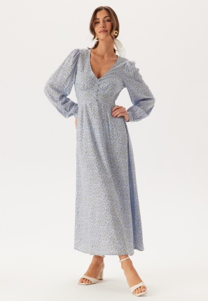 Läs mer om BUBBLEROOM Viscose V-neck Maxi Dress Light blue/Patterned 44