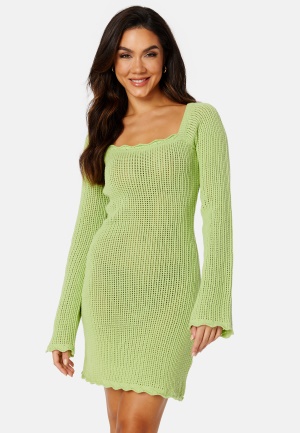 Läs mer om BUBBLEROOM Wren crochet dress Green XL