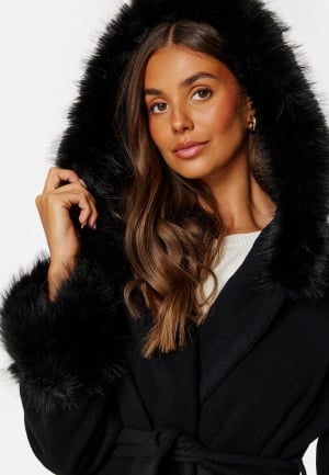 Läs mer om Chiara Forthi Charisma Wool Blend Coat Black XS