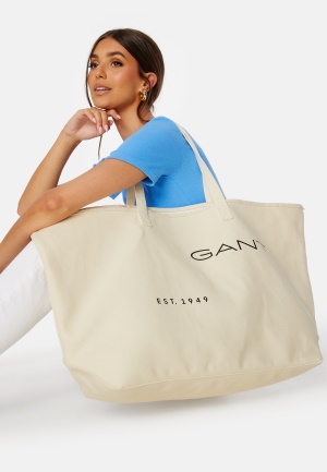 Läs mer om GANT Graphic Canvas Bag CREAM One size