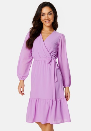 Läs mer om Happy Holly Linn midi Long Sleeve Dress Violet 40/42