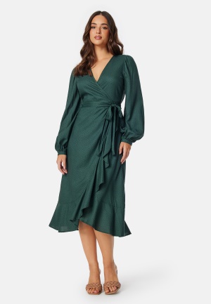 Läs mer om Happy Holly Puff Sleeve Viscose Wrap Dress Dusty green/Patterned 40/42