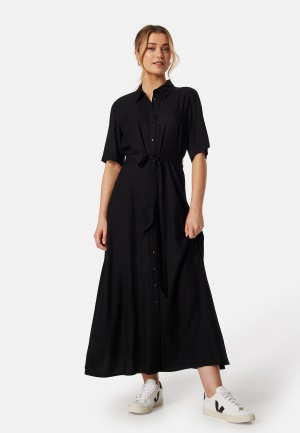 Läs mer om Happy Holly Viscose Belted Shirt Dress Black 32/34