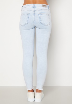 Läs mer om ONLY Blush Life Mid Jeans Light Blue Denim XL/32