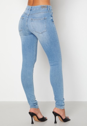 Läs mer om ONLY Blush Life Mid Jeans Light Blue Denim XS/30