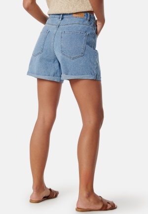 Läs mer om ONLY Onlvega HW Mom Dnm Shorts Light Blue Denim L