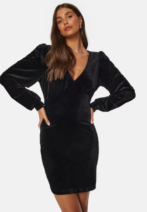 Läs mer om ONLY Smooth L/S V-Neck Dress Black XL