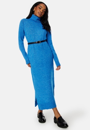 Läs mer om Pieces Juliana LS Rollneck Knit Dress French Blue M