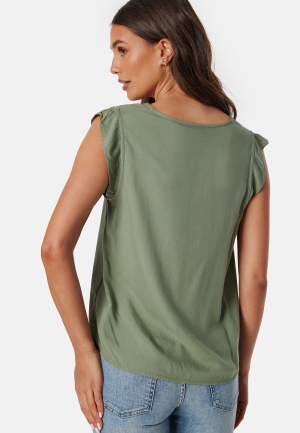 Läs mer om Pieces Pcnya SL V-Neck Top Hedge Green XS