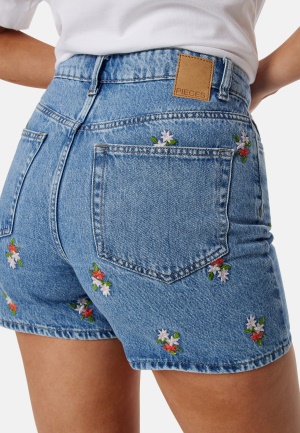 Läs mer om Pieces Pcsky HW Embroidery Shorts Light Blue Denim M