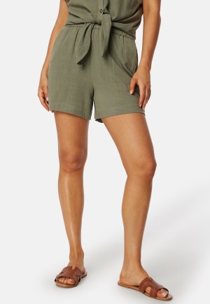 Läs mer om Pieces Pcvinsty HW Linen Shorts Deep Lichen Green L