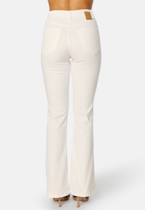 Pieces Peggy Flared HW Jeans Bright White M