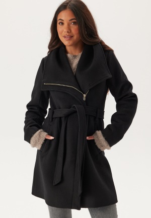 Läs mer om ROCKANDBLUE Yoyo Coat Black 34