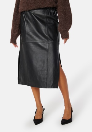 Läs mer om SELECTED FEMME Fianna HW Midi Leather Skirt Black 42