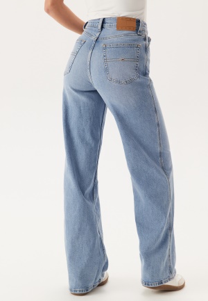 Läs mer om TOMMY JEANS Claire Hr Wd Bi0112 1AB Denim Light 27/32