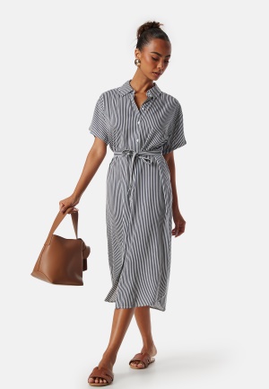 Läs mer om VERO MODA Bumby SS Calf Shirt Dress Snow White Stripes:I L