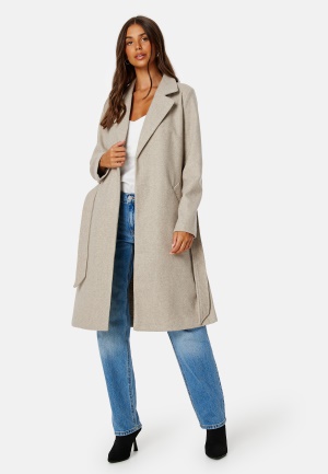 Läs mer om VERO MODA Fortuneaya Long Coat Silver Mink Detail M