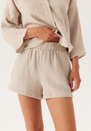 Image of VERO MODA Vmnatali High Waist shorts Silver Lining L