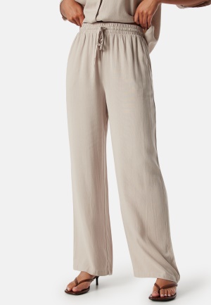 Läs mer om VILA Vipricil RW Pant Feather Gray 34