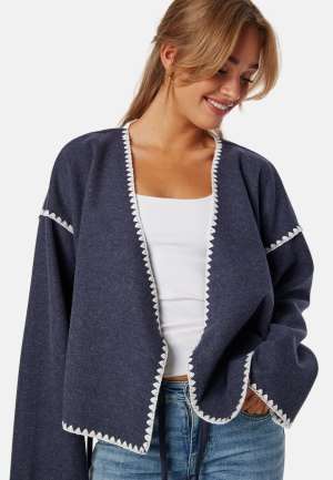 Läs mer om VILA Virise Cardigan Navy Blazer Det:w Chain Stitch 40