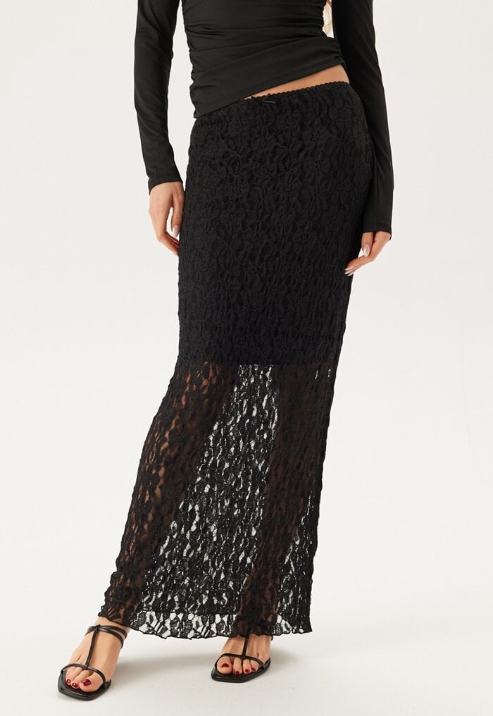 BUBBLEROOM Lace Skirt