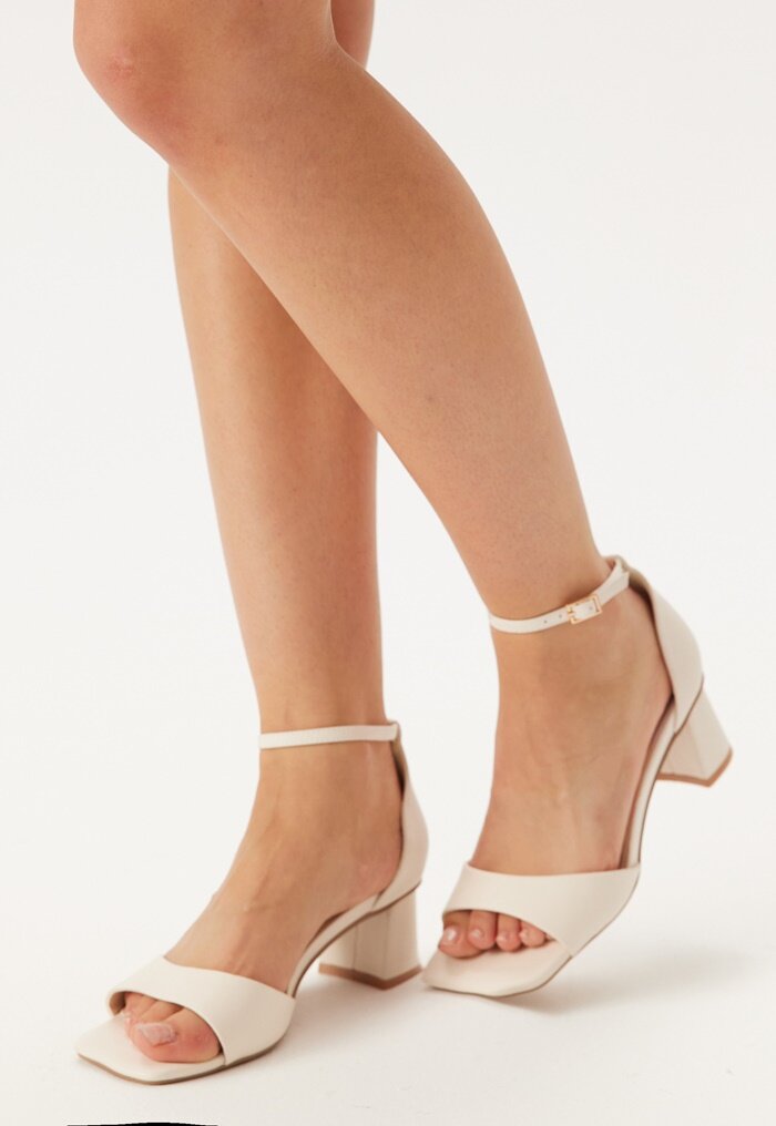 BUBBLEROOM Low Heel Sandal 