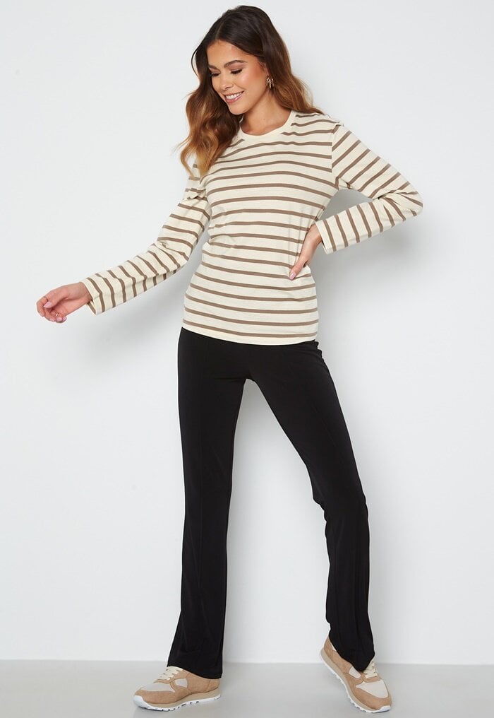 Happy Holly Kinsley long sleeve top