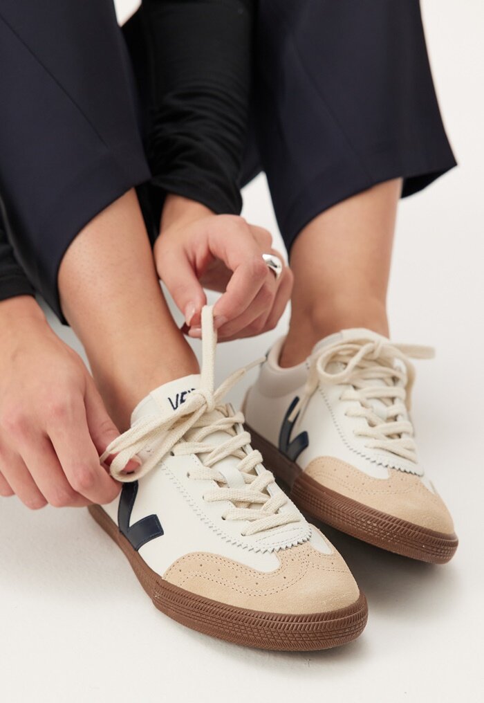 VEJA Volley Sneaker