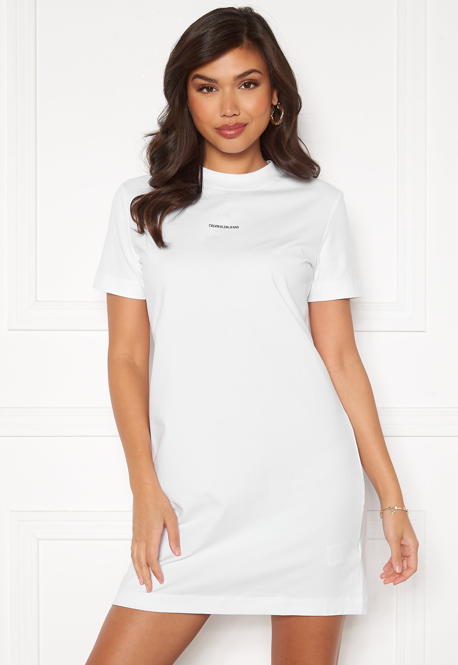 white collar t shirt dress